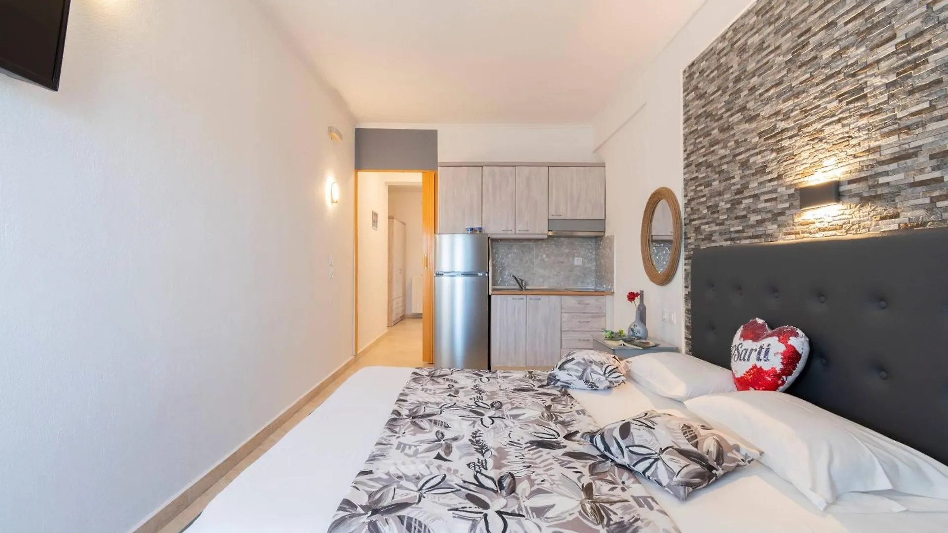 House Niki Apartman Szárti
